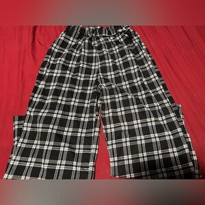 Flowy plaid trousers